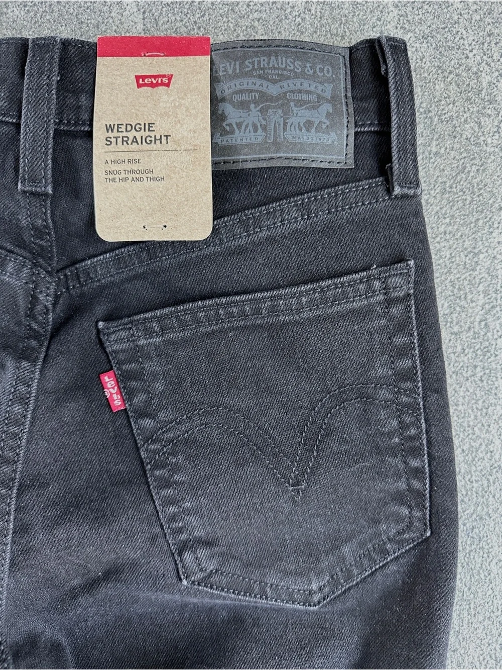 NWT Levi's *FLAWED* 26 x 28 Black Wedgie Straight Ankle Jeans Button fly Denim